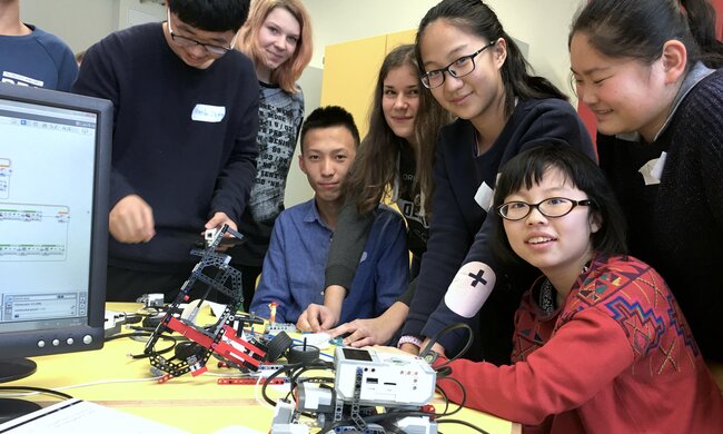 Schüler:innen aus Deutschland und China